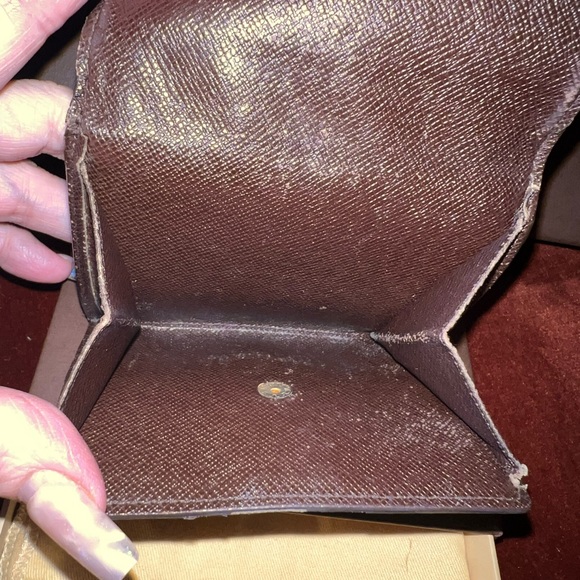 Authentic Louis Vuitton Damier ebene wallet - Picture 5 of 16